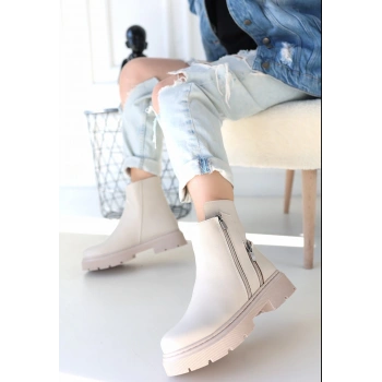 Menta Bej Cilt Fermuar Aksesuarlı Bot