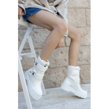 Miah Beyaz Rugan Kar Bot