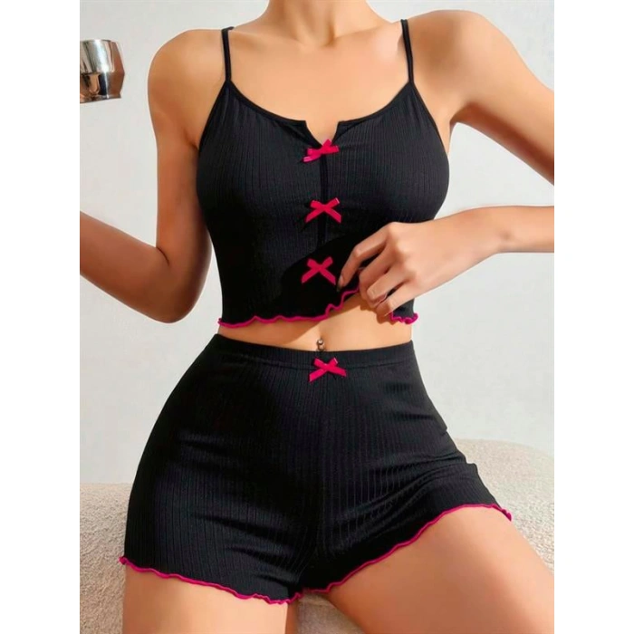 Pamuklu Siyah Üstüne Pembe Kurdelalı Fitilli Askılı Şortlu Pijama Takımı