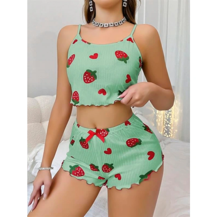 Pamuklu Yeşil Üstüne Çilek Desen Fitilli Askılı Şortlu Pijama Takımı