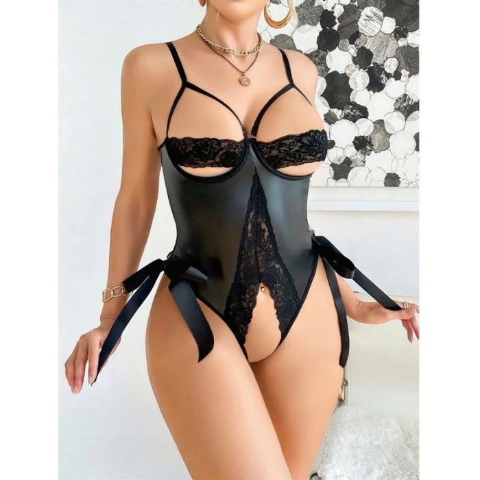 Siyah Dantel İşlemeli Özel Bölgesi Açık Fantezi Deri Body