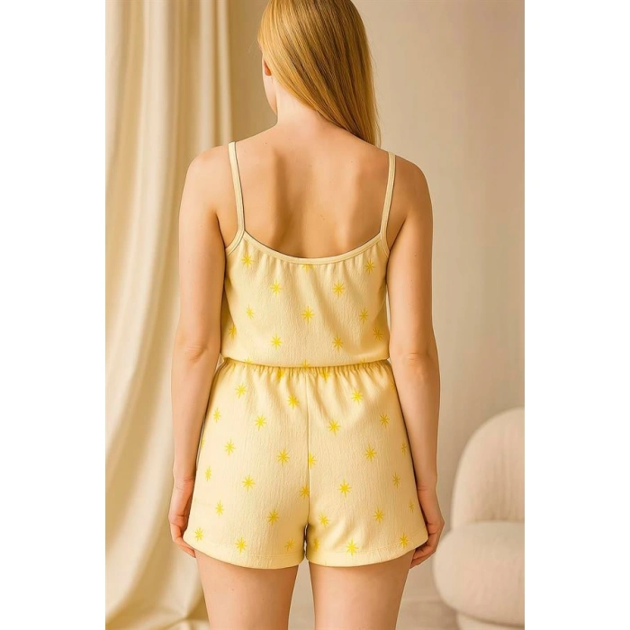 Sarı Üstüne Desenli Askılı Şortlu Pijama Takımı