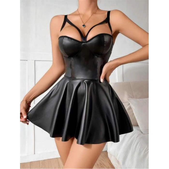 Siyah Etekli Pileli Göğüs Detaylı Fantezi Deri Elbise