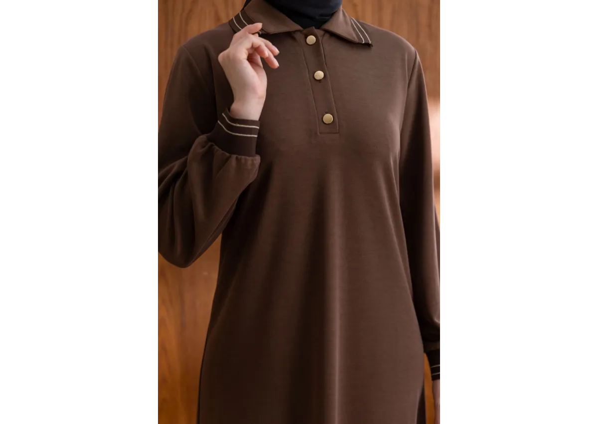 YAKASI VE MANŞETİ RİBANALI ELBİSE - KAHVE - (Asorti: M-XXL)