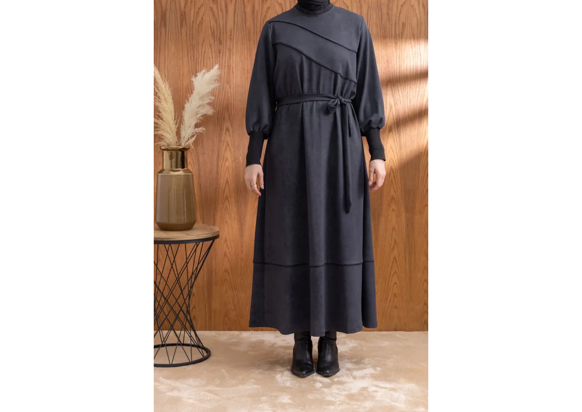 KOLLARI VE YAKASI RİBANALI ELBİSE - ANTRASİT - (Asorti: 46-52)