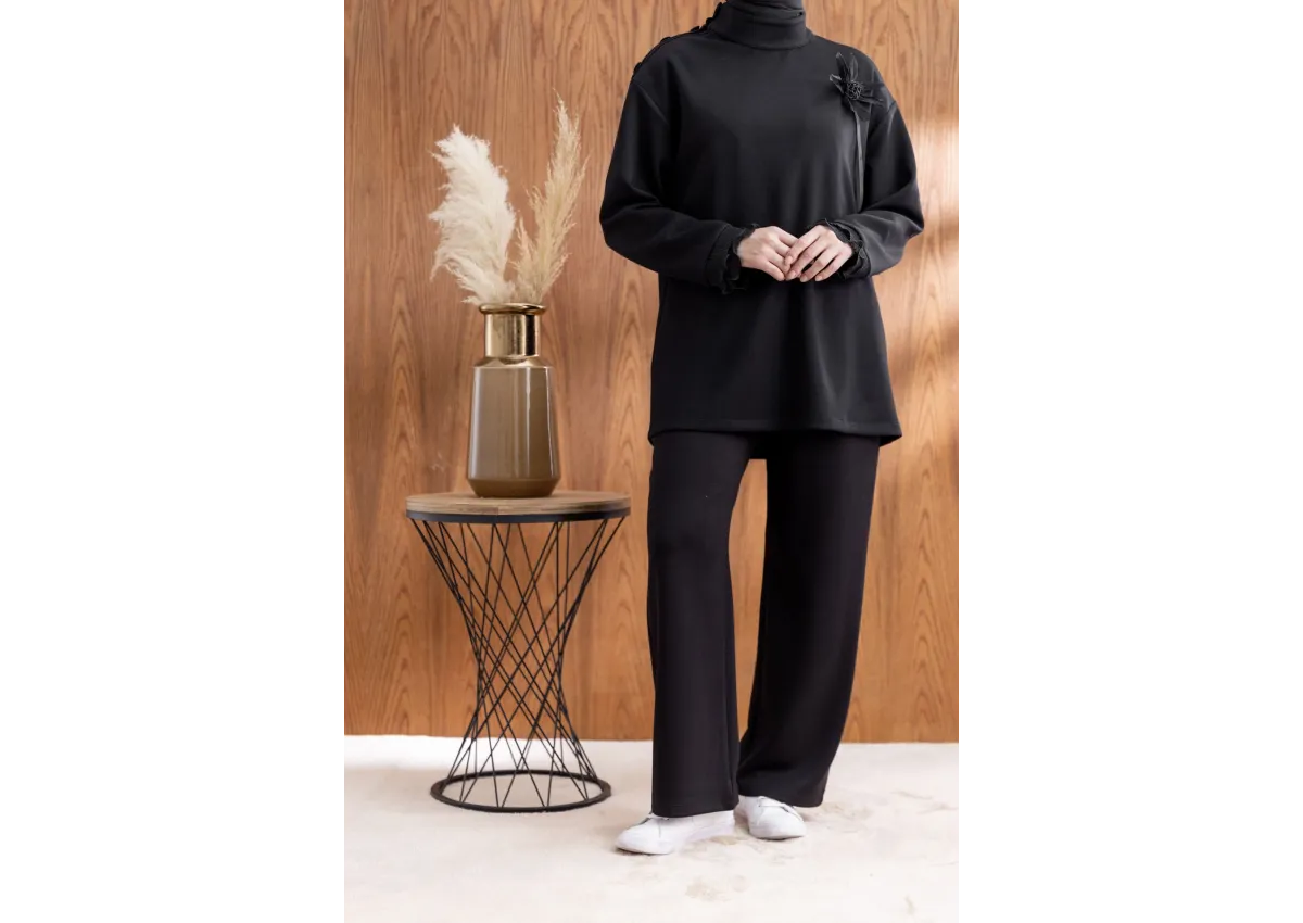 KOLU PİLİSE DETAYLI BROŞLU PANTOLONLU TAKIM - SİYAH - (Asorti: M-XXL)