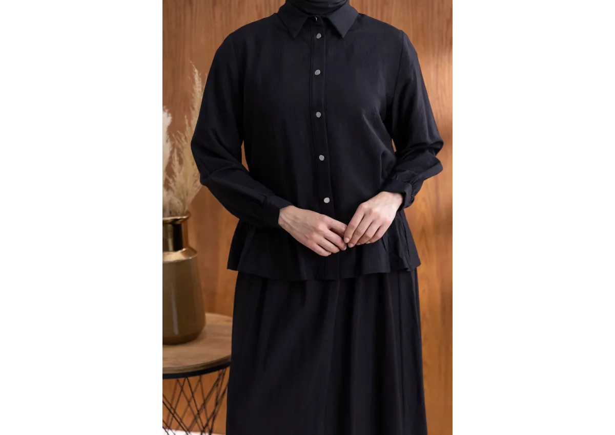 FIRFIR DETAYLI GÖMLEK YAKA ETEKLİ TAKIM - SİYAH - (Asorti: 46-52)