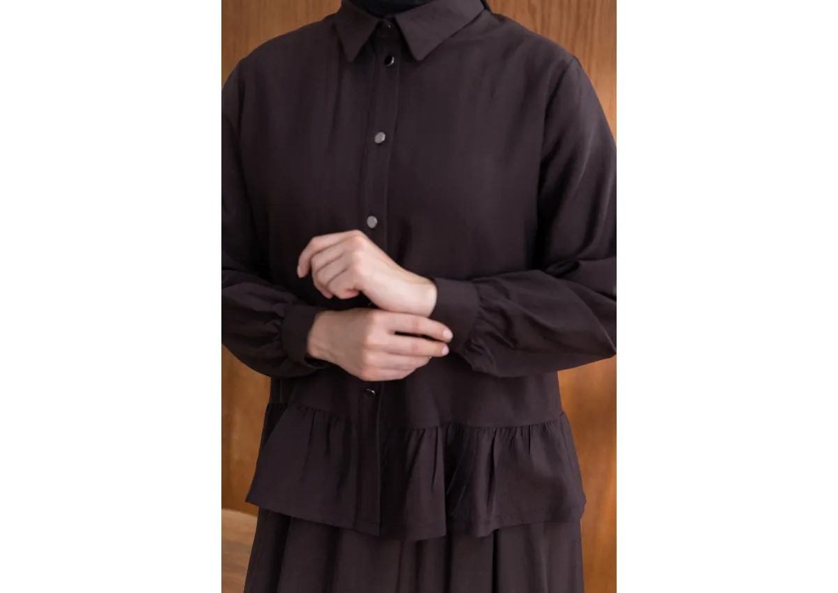 FIRFIR DETAYLI GÖMLEK YAKA ETEKLİ TAKIM - KAHVE - (Asorti: 46-52)