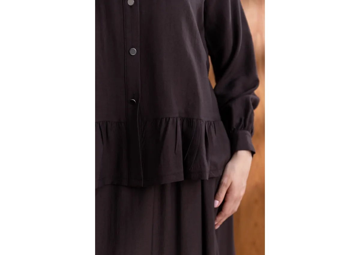 FIRFIR DETAYLI GÖMLEK YAKA ETEKLİ TAKIM - KAHVE - (Asorti: 46-52)