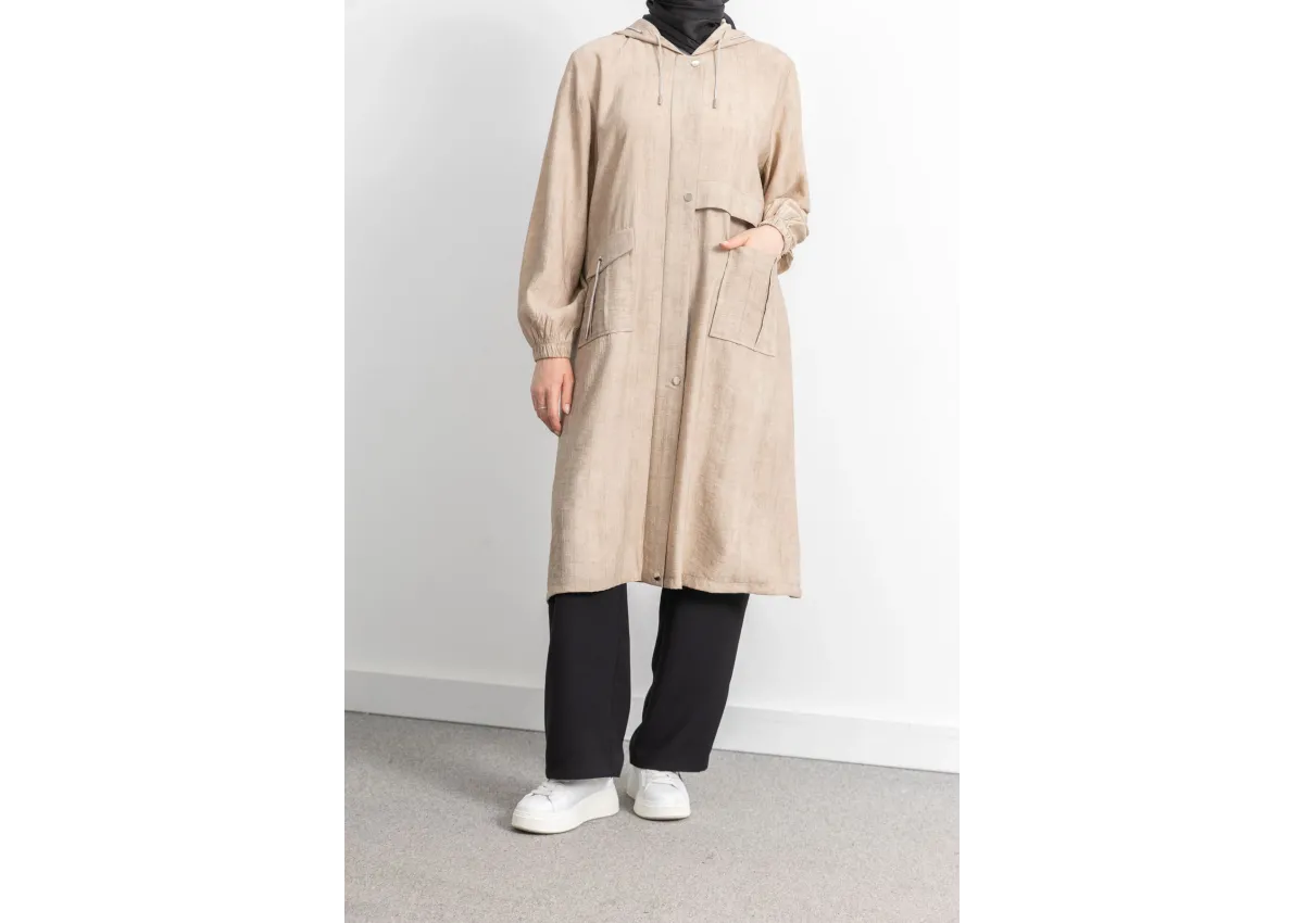 KAPÜŞONLU BASKILI ALLER DETAYLI ARABOY - BEJ - (Asorti: 46-52)