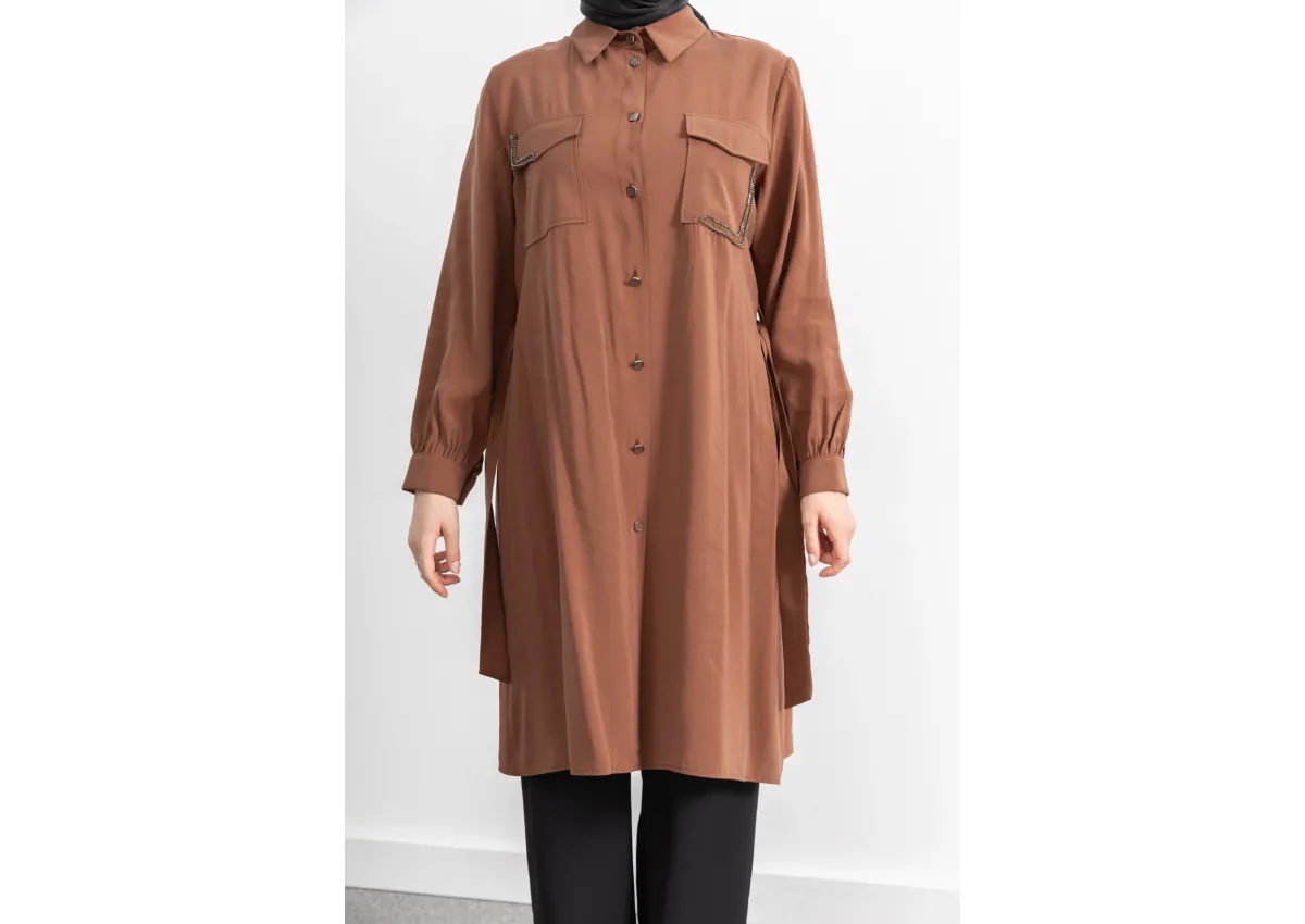 CEPLERİ TAŞ DETAYLI KUŞAKLI ARABOY - TABA - (Asorti: 46-52)