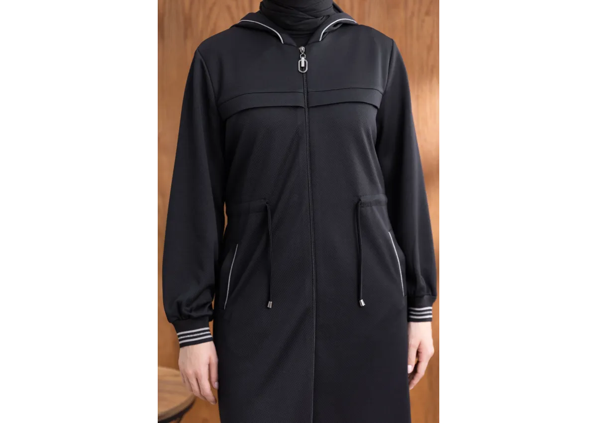KAPÜŞONLU RİBANA VE ALLER DETAYLI GİYÇIK - SİYAH - (Asorti: 46-52)