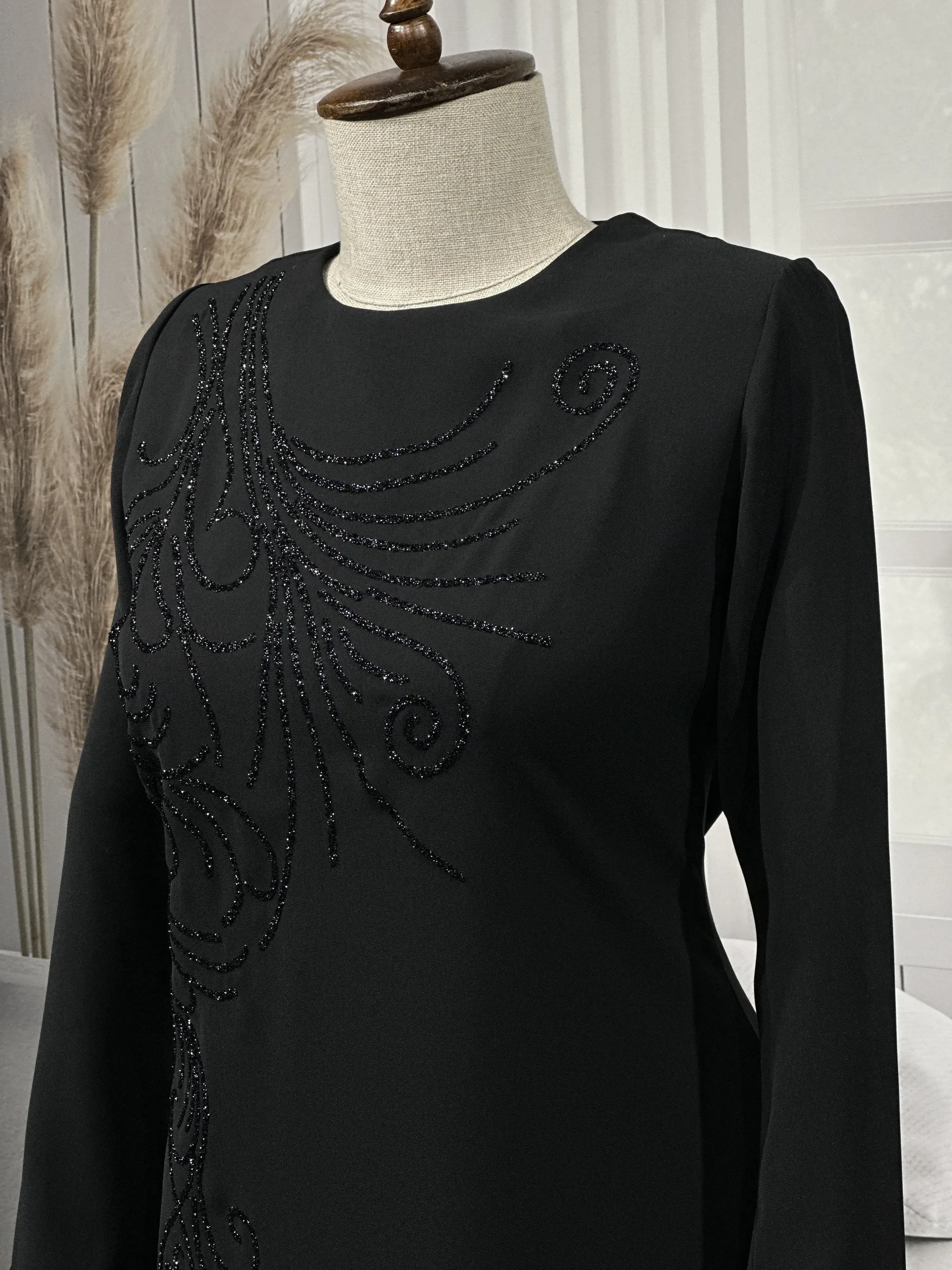 HESNA 8463 BASKILI ELBİSE - SİYAH - (Asorti: 44-54)