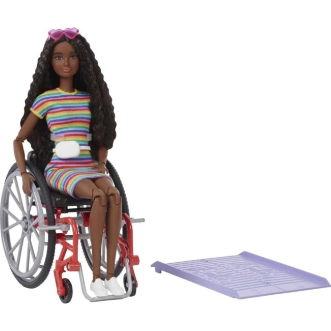 Barbie Fashionistas Tekerlekli Sandalye ve Kıvırcık Esmer Saçlı Bebek