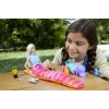Barbie Bebek ve Aksesuarları Oyuncak Bebekle İki Malibu Kamp Oyun Seti