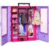 Barbie Fashionistas Son Ünlü Gardırop Taşınabilir Moda Oyunu ile Bebek