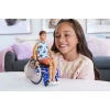 Barbie Fashionistas Tekerlekli Sandalye ve Kıvırcık Esmer Saçlı Bebek