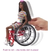Barbie Fashionistas Tekerlekli Sandalye ve Kıvırcık Esmer Saçlı Bebek
