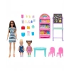 Barbie - I Love School Sınıf Oyun Seti, 3 Bebek ve 20+ Aksesuar