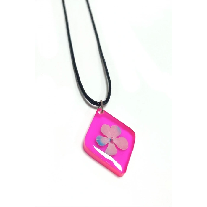 Kartopu Çiçeği Baklava Dilimli Epoksi Kolye