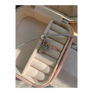 Fatma’nın Eli, Herşeyi Gören Göz ve Spiritüel Tüy Sallantılı Charm