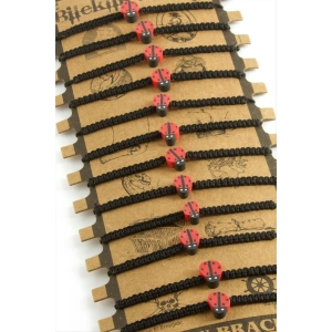 Uğur Böceği Makrome Örgülü Bileklik