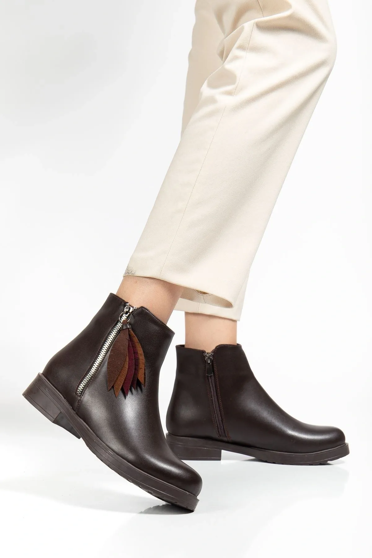 165-205 Kahve Yaprak Desenli Fermuarlı Günlük Kadın Bot