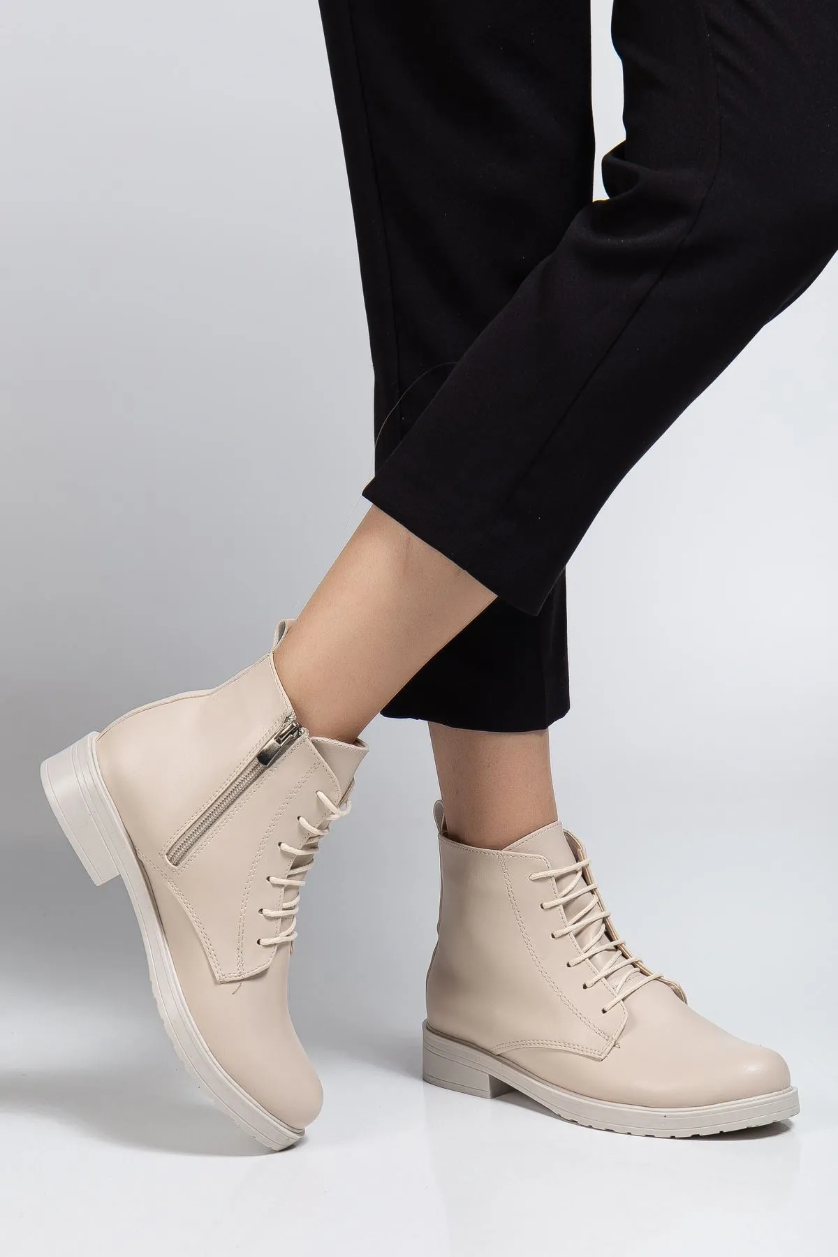 165-225 Bej Cilt Bağcıklı Fermuarlı Günlük Kadın Bot