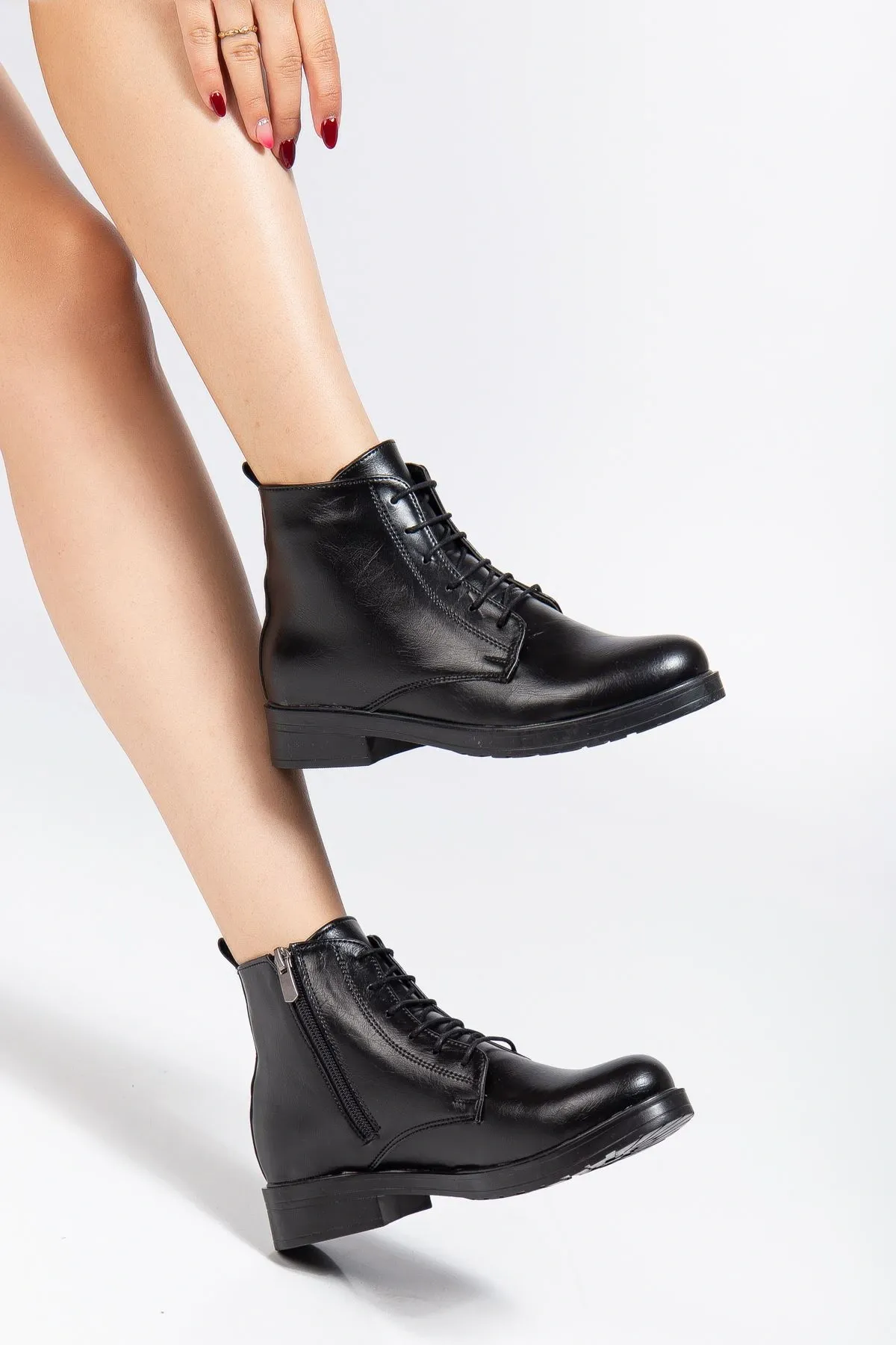 165-225 Siyah Yanki Bağcıklı Fermuarlı Günlük Kadın Bot