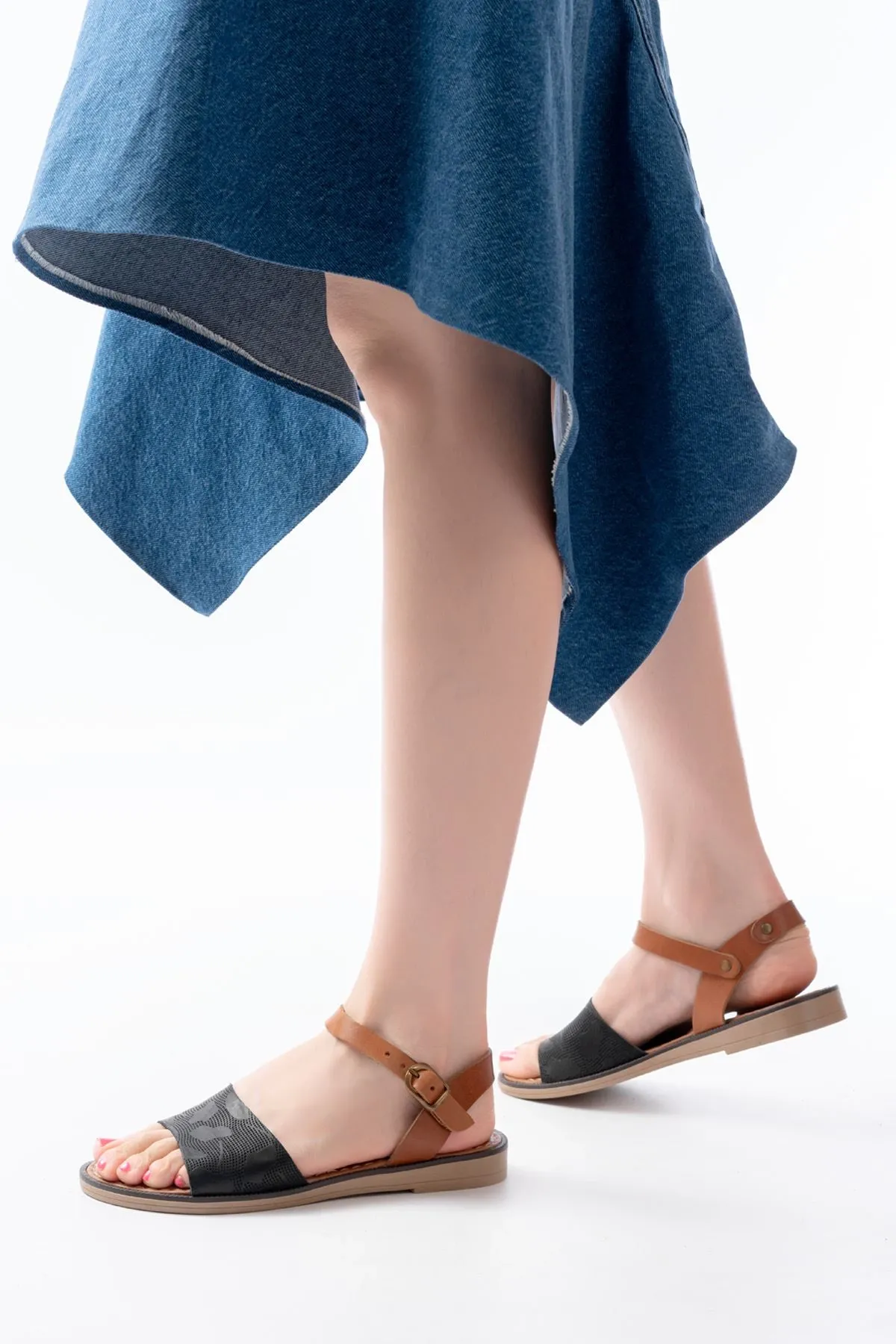 205-012 Siyah Ortopedik Hakiki Deri Kadın Sandalet