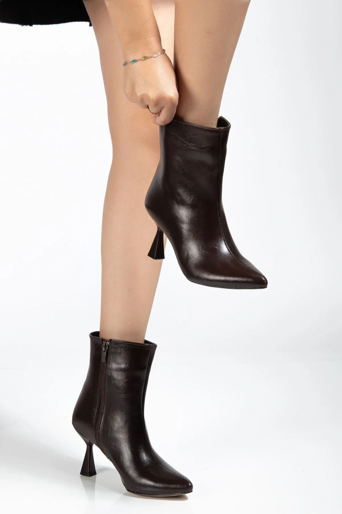 4701 Kahve Kırışık Kare Topuk Günlük Kadın Bot