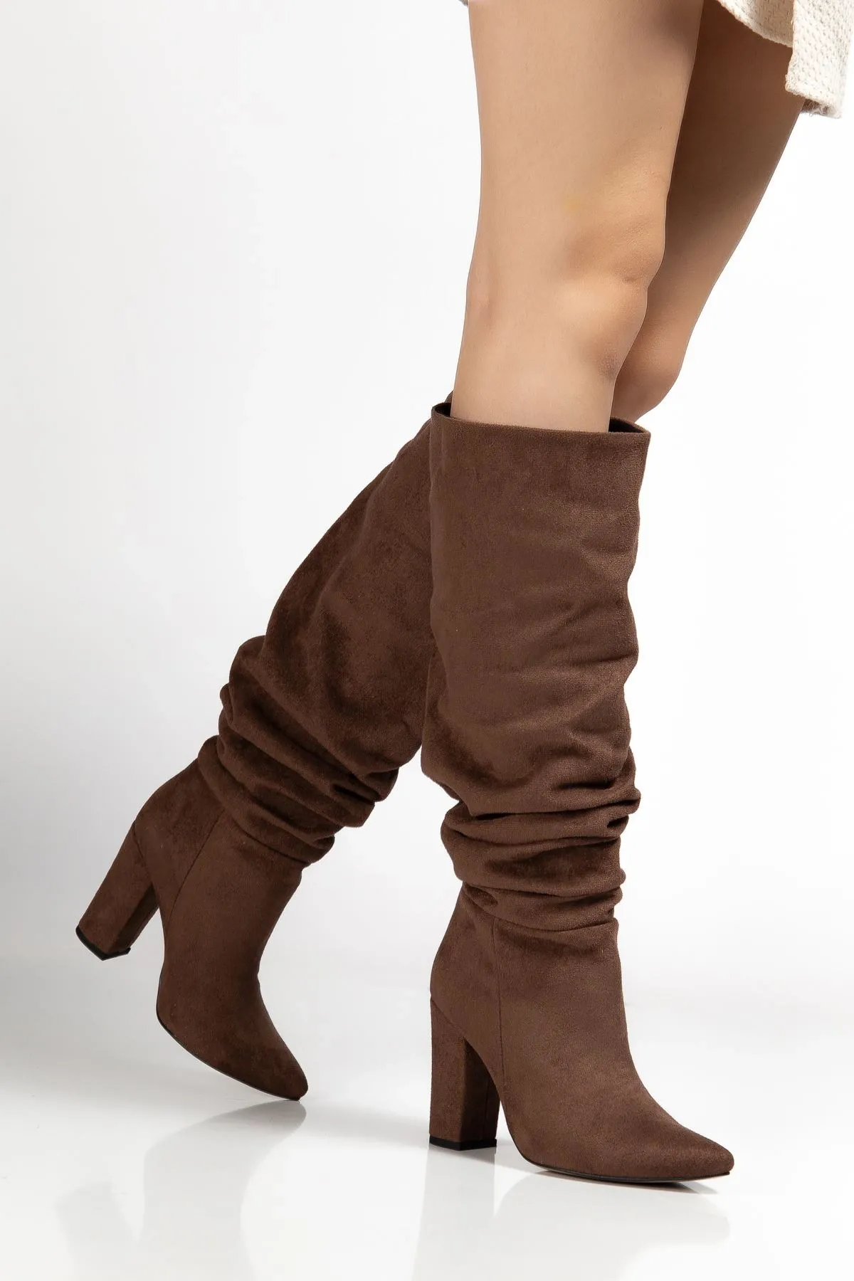 4807 Kahve Süet Sivri Burun Körüklü Kalın Topuk Günlük Kadın Çizme
