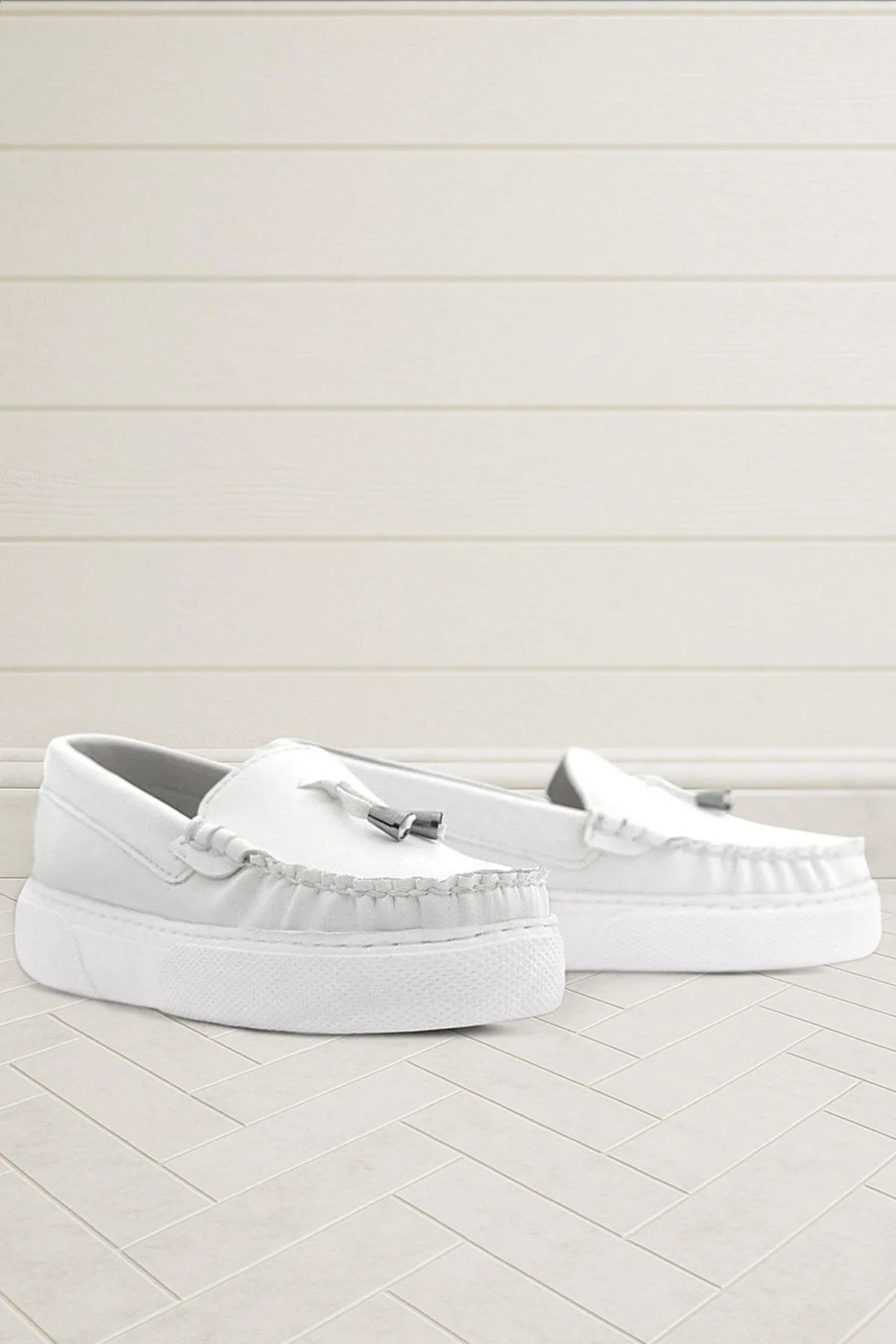 Beyaz Cilt Ekstra Hafif Çocuk Makosen Ayakkabı