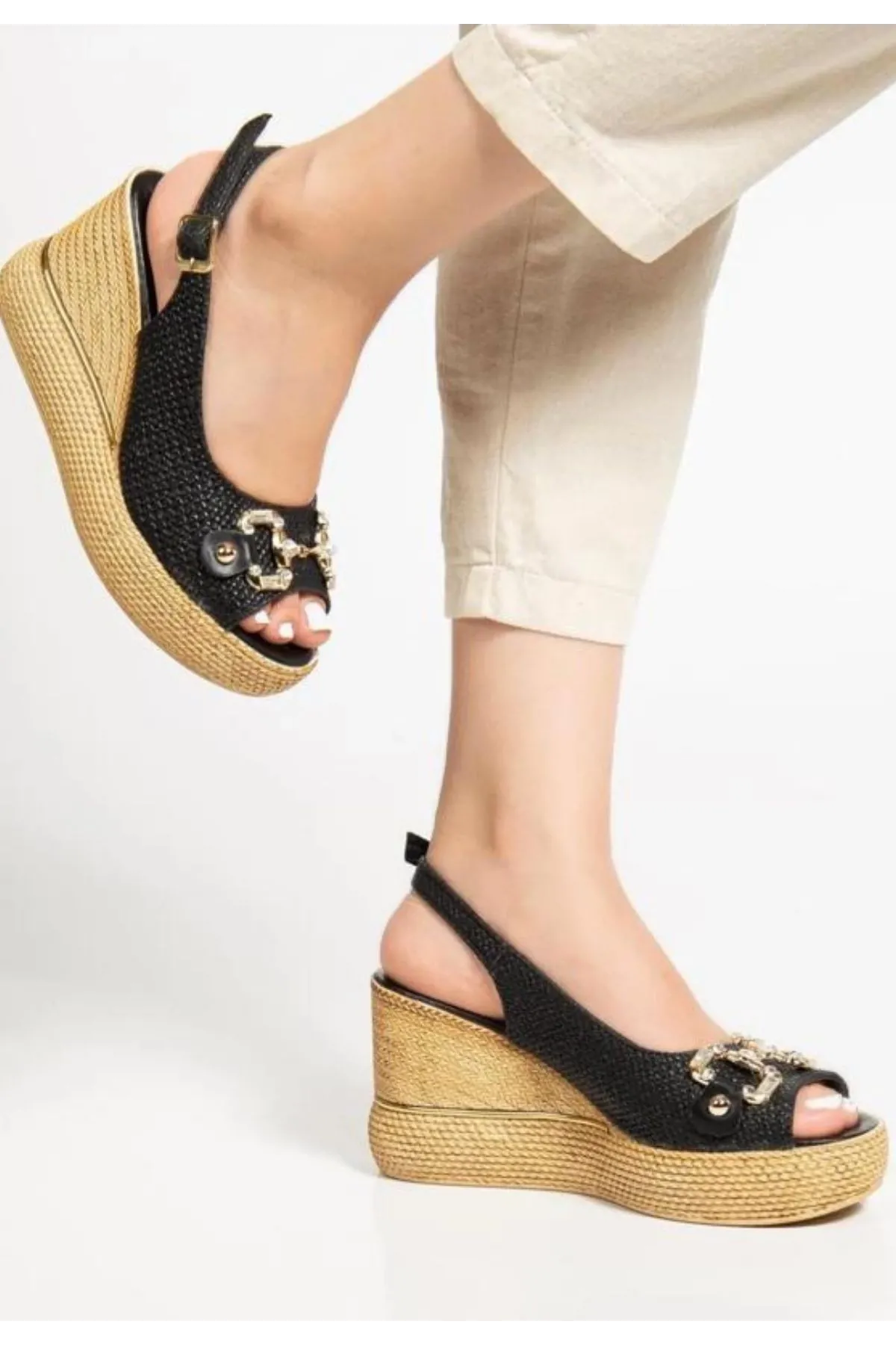 Caver Siyah Cilt Dolgu Topuk Sandalet