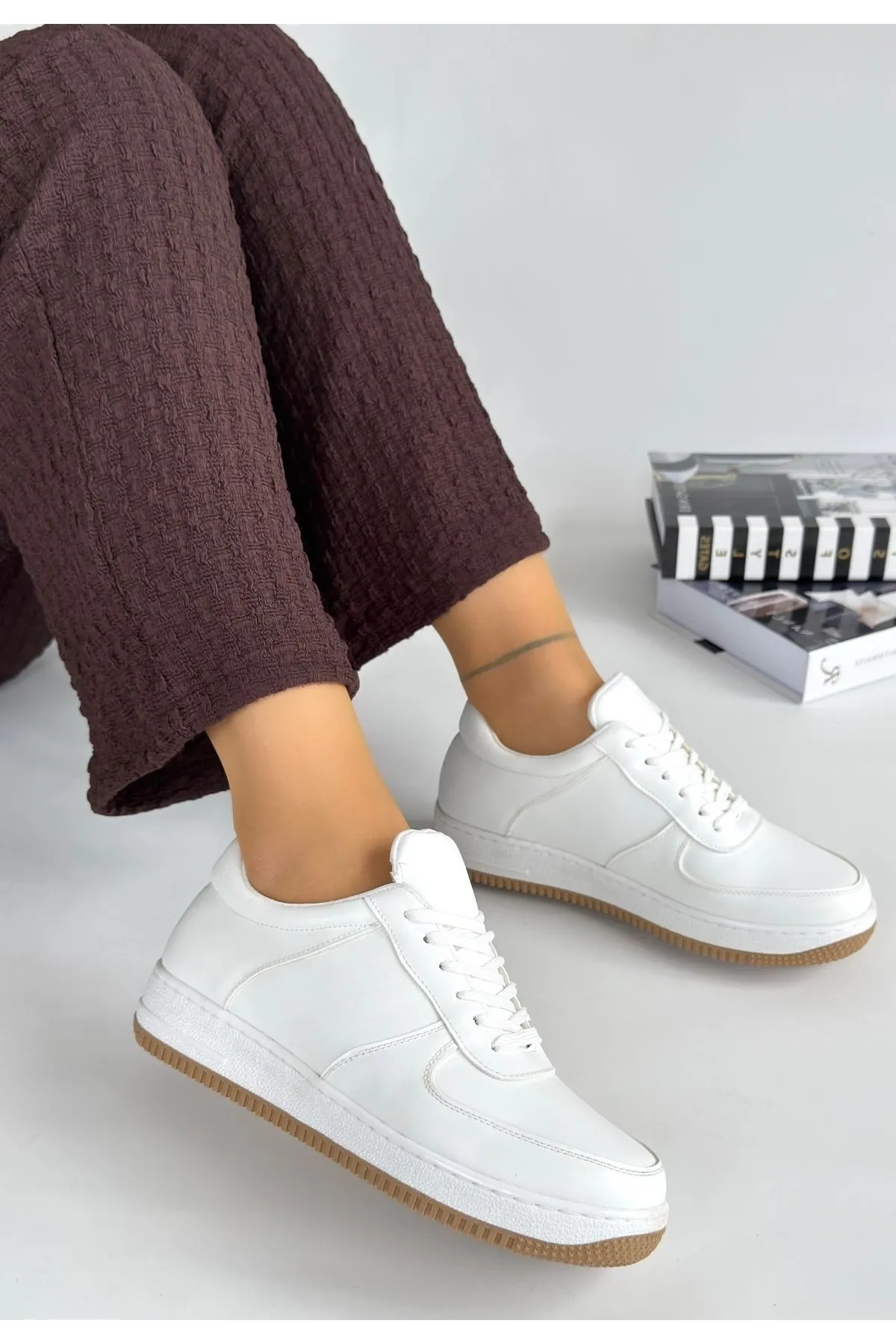 Ceyyan Beyaz Cilt Bağcıklı Spor Ayakkabı
