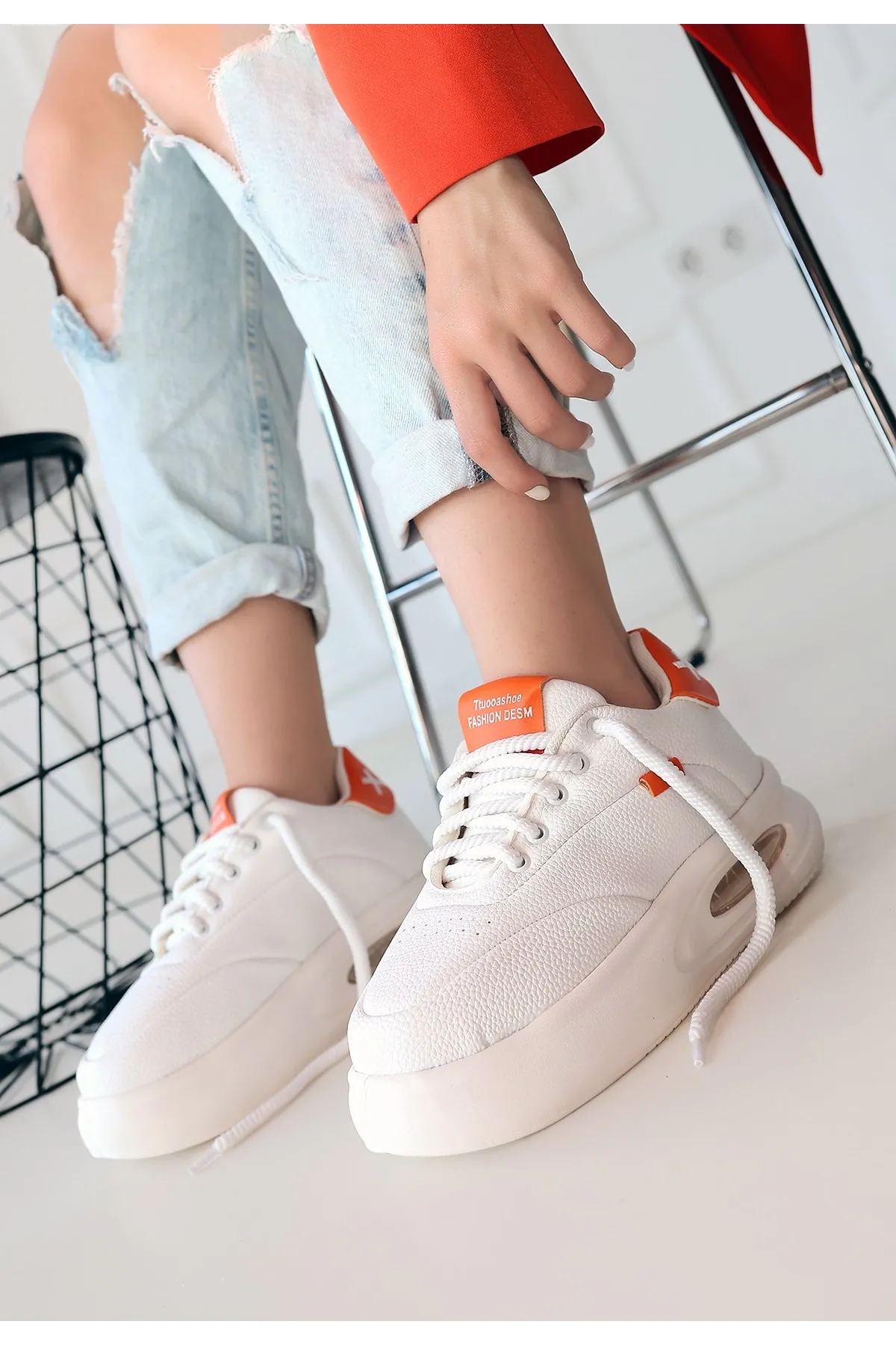 Chris Beyaz Cilt Turuncu Detaylı Bağcıklı Spor Ayakkabı