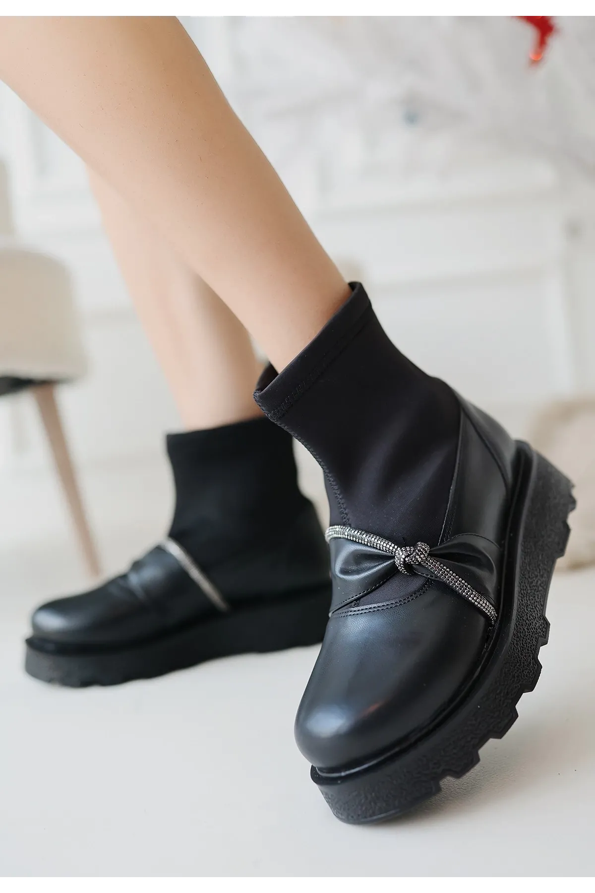 Dewn Siyah Cilt Topuklu Bot