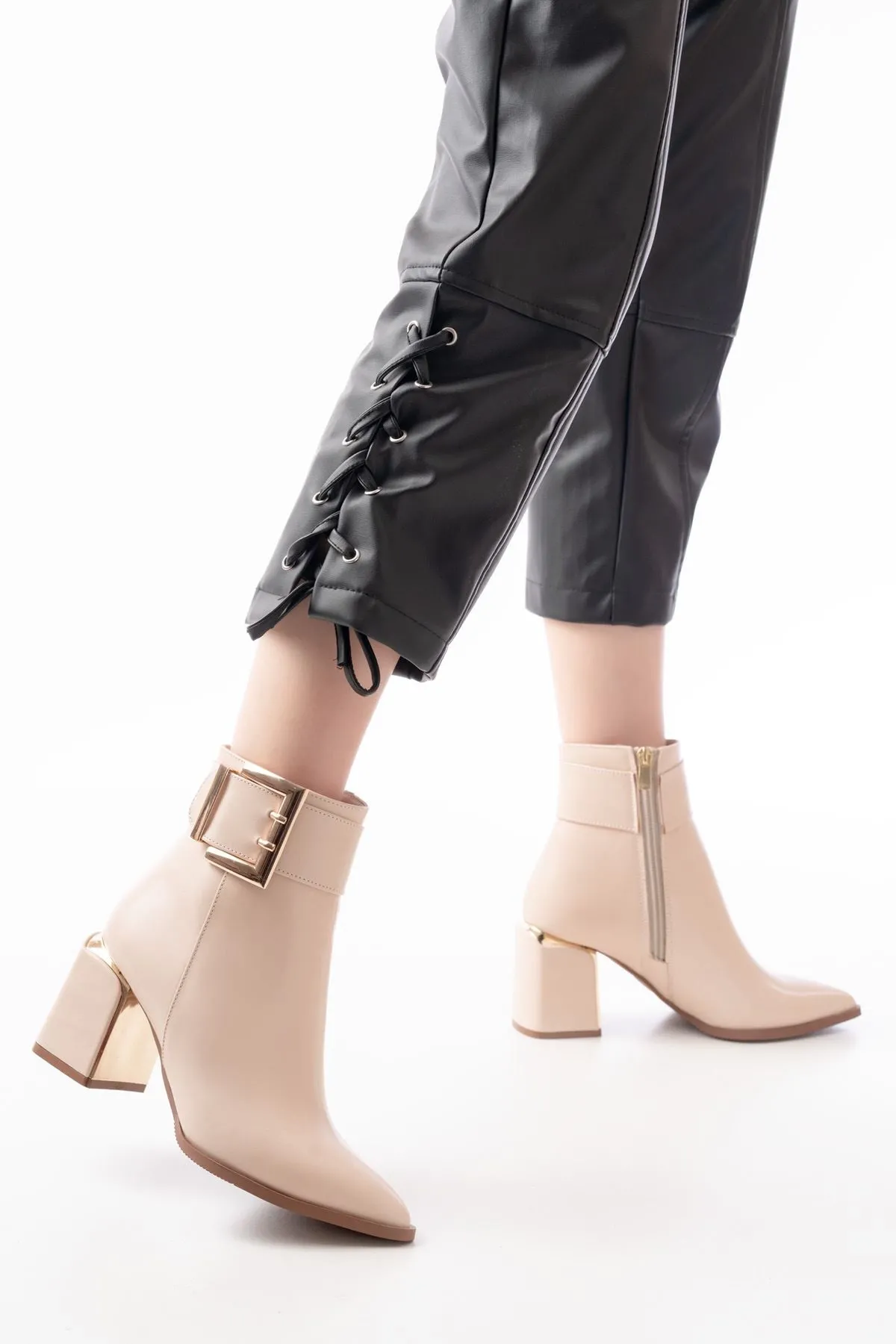 Dnz-400 Bej Toka Aksesuarlı Topuklu Fermuarlı Günlük Kadın Bot