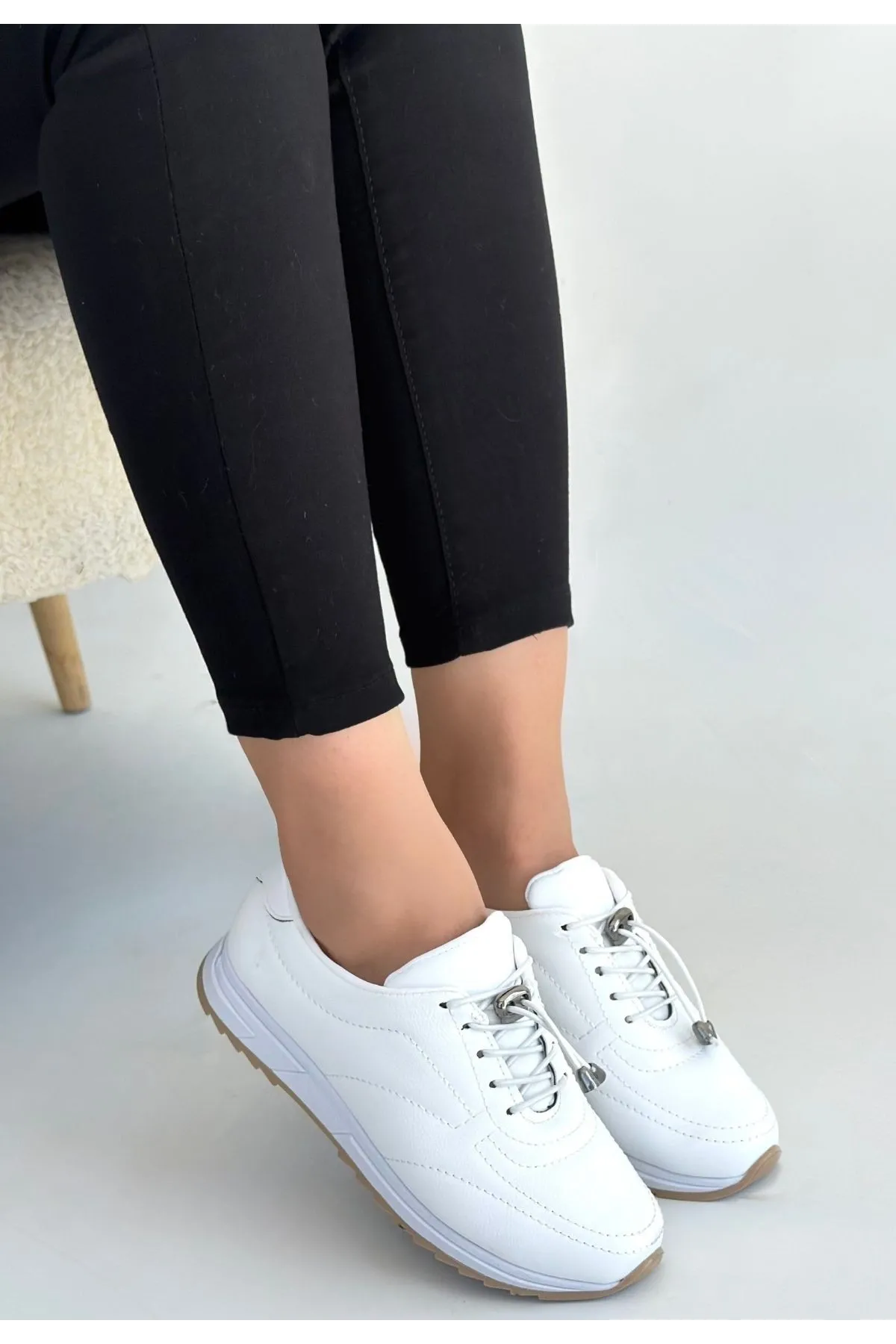 Finna Beyaz Cilt Bağcıklı Spor Ayakkabı