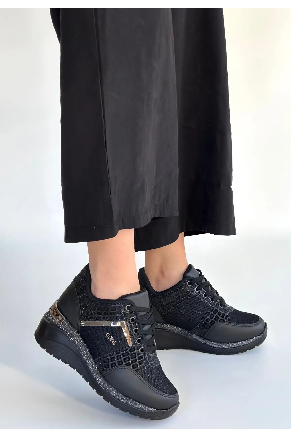 Geja Siyah Cilt Bağcıklı Spor Ayakkabı