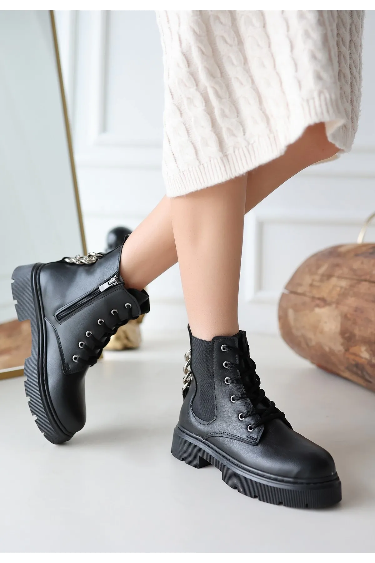 Harte Siyah Cilt Bağcıklı Bot