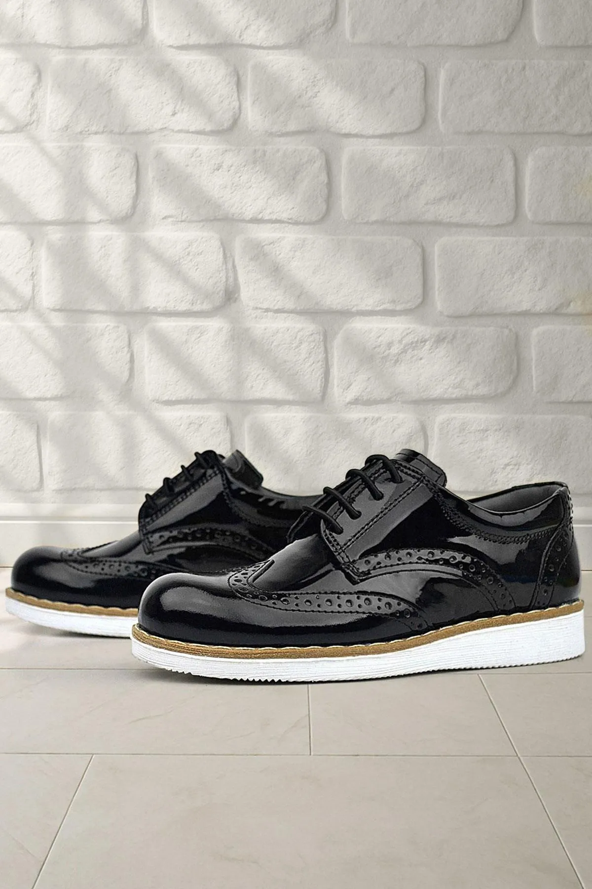 Hidra Siyah Rugan Beyaz Tabanlı Bağcıklı Erkek Çocuk Klasik Ayakkabı