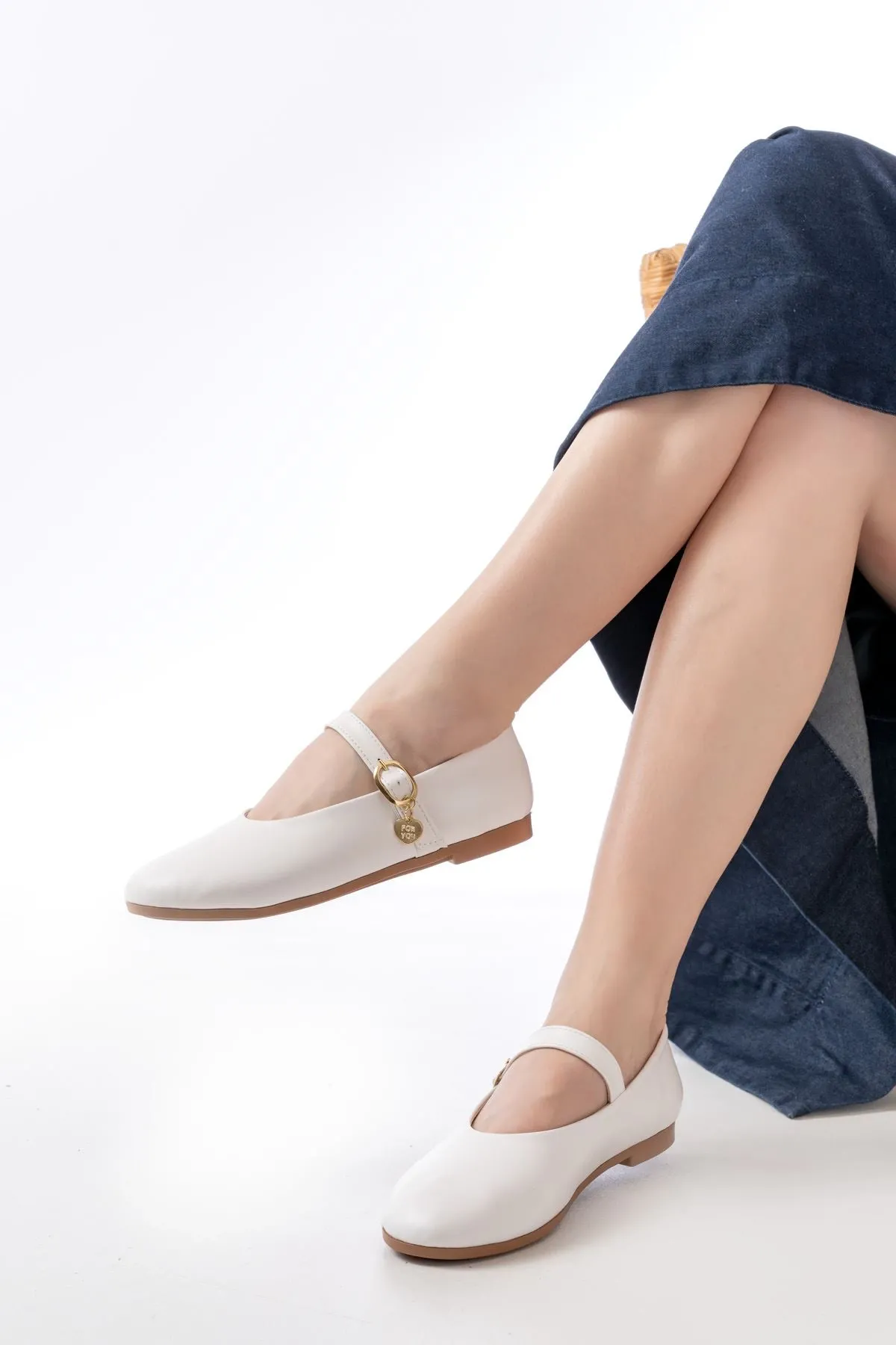 İnf-324 Beyaz Baretli Tokalı Günlük Kadın Babet