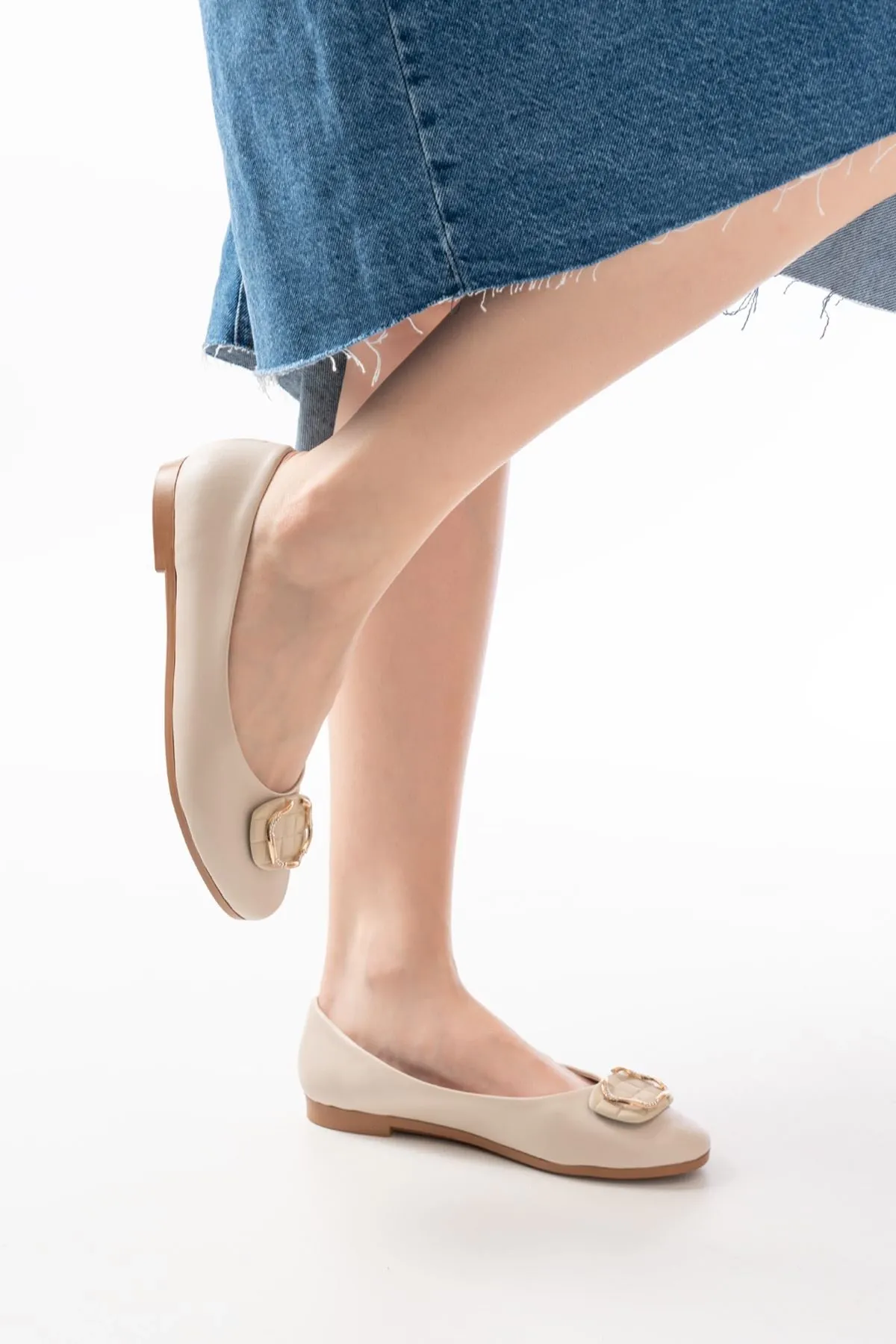 İnf-325 Bej Tokalı Aksesuarlı Günlük Kadın Babet