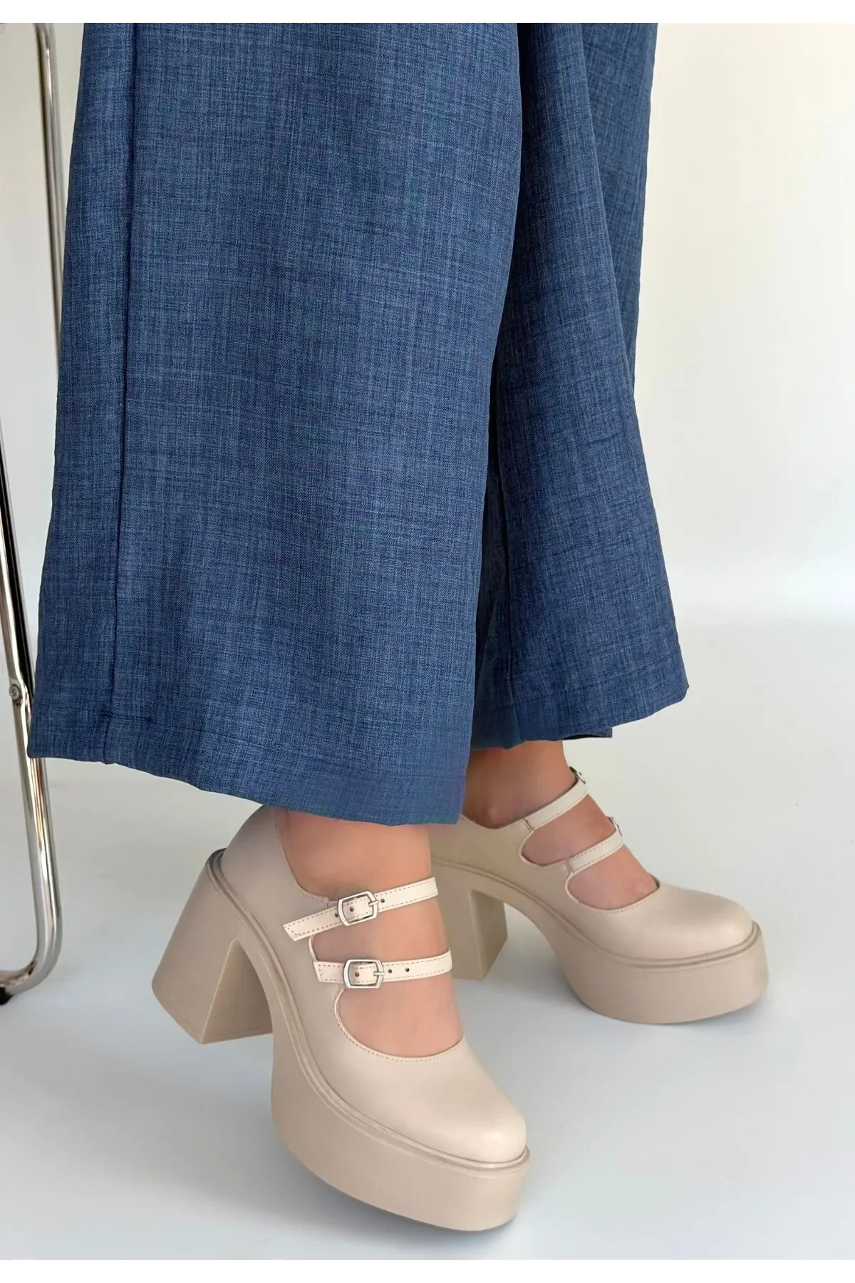 Jarlo Bej Cilt Dolgu Topuk Ayakkabı