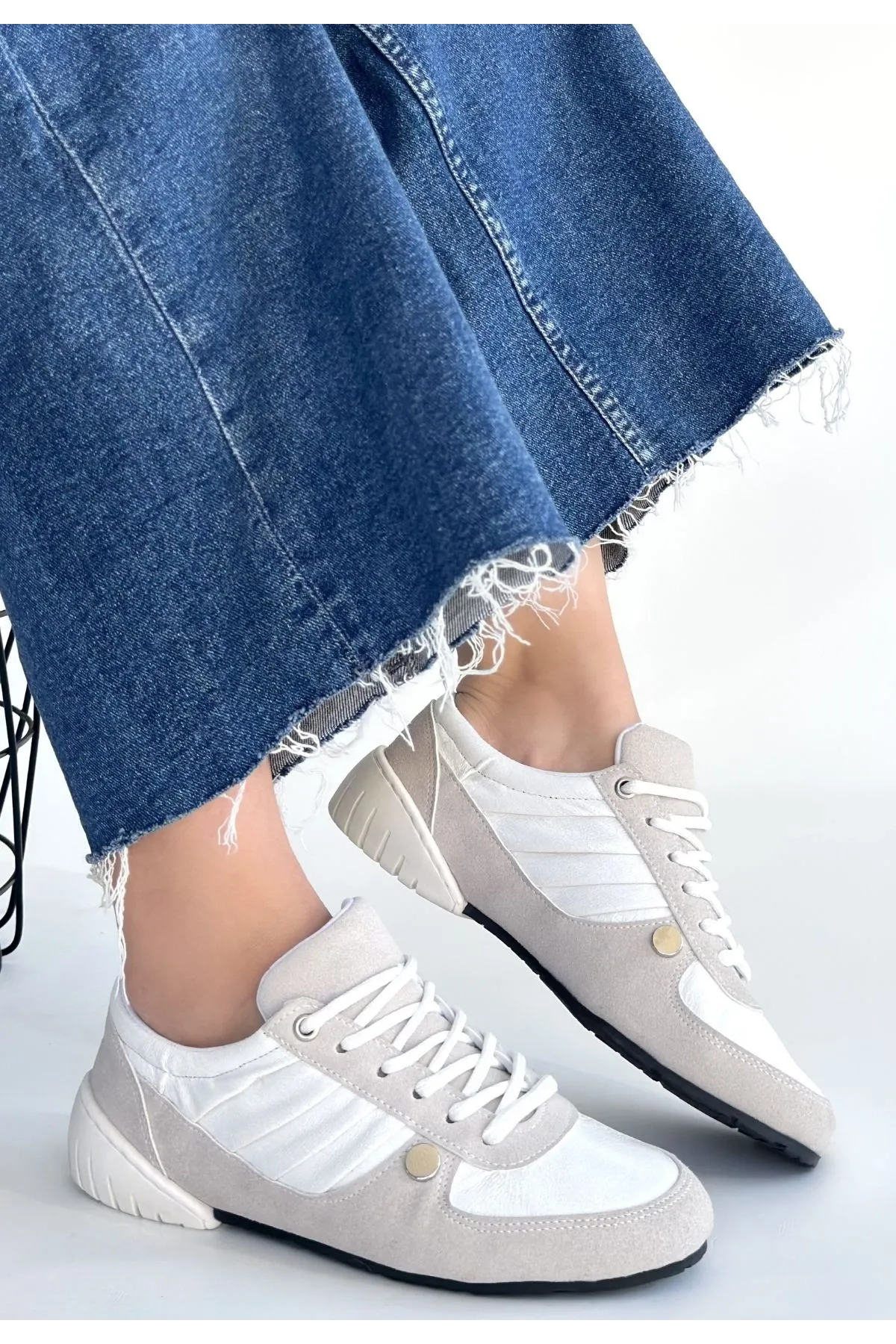 Jawen Gri Nubuk Beyaz Detaylı Spor Ayakkabı