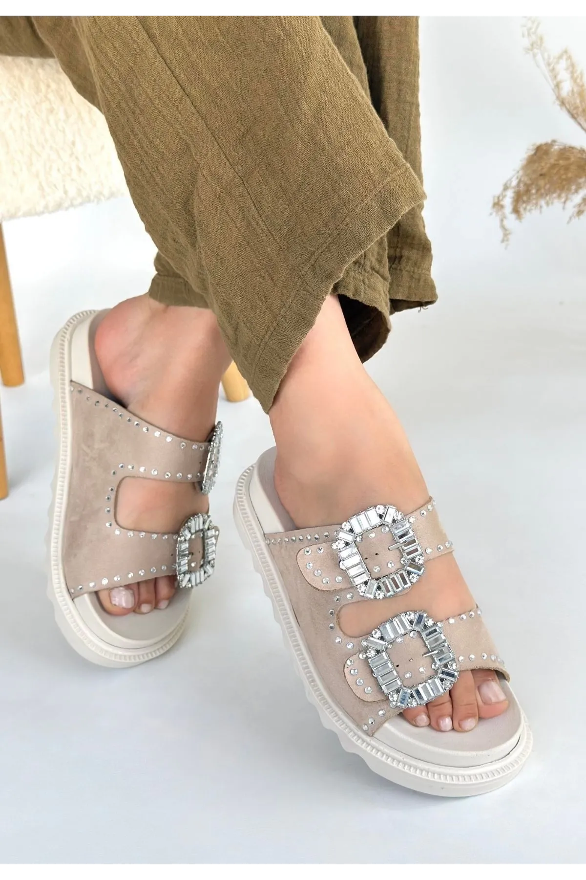 Juana Bej Nubuk Taşlı Terlik