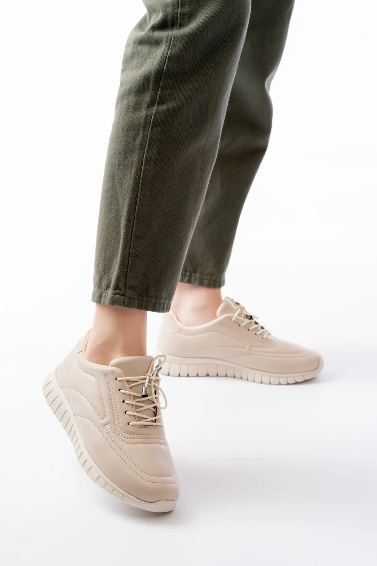 K-504 Bej Bağcıklı Desenli Günlük Spor Ayakkabı