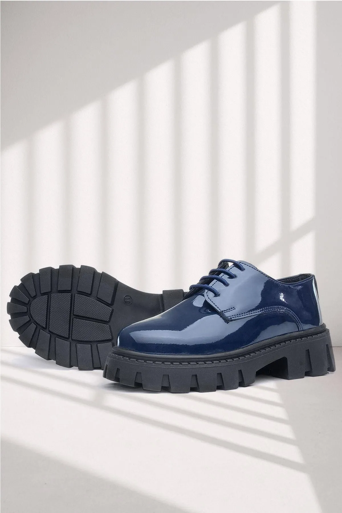 Lacivert Rugan Bağcıklı Kız Çocuk Oxford Okul Ayakkabı