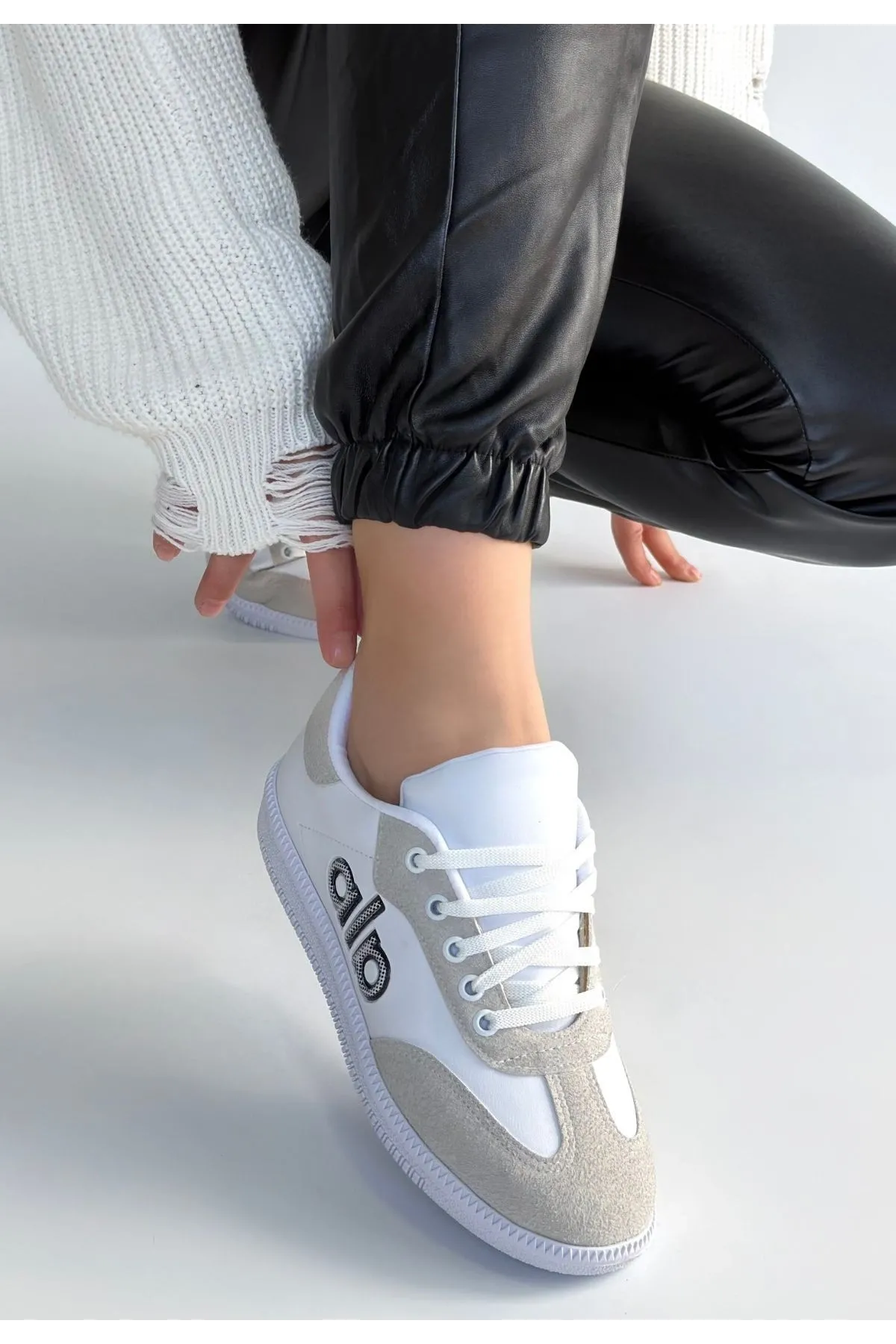 Lendo Beyaz Cilt Bağcıklı Spor Ayakkabı